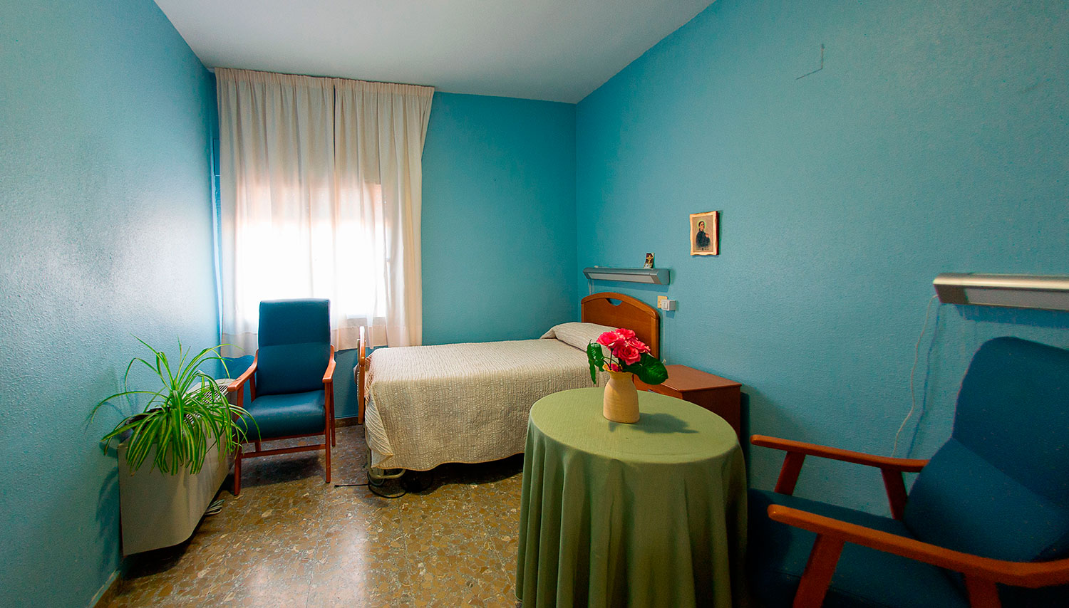 dormitorio individual de nuestros residentes en la residencia de Castilla-La Mancha